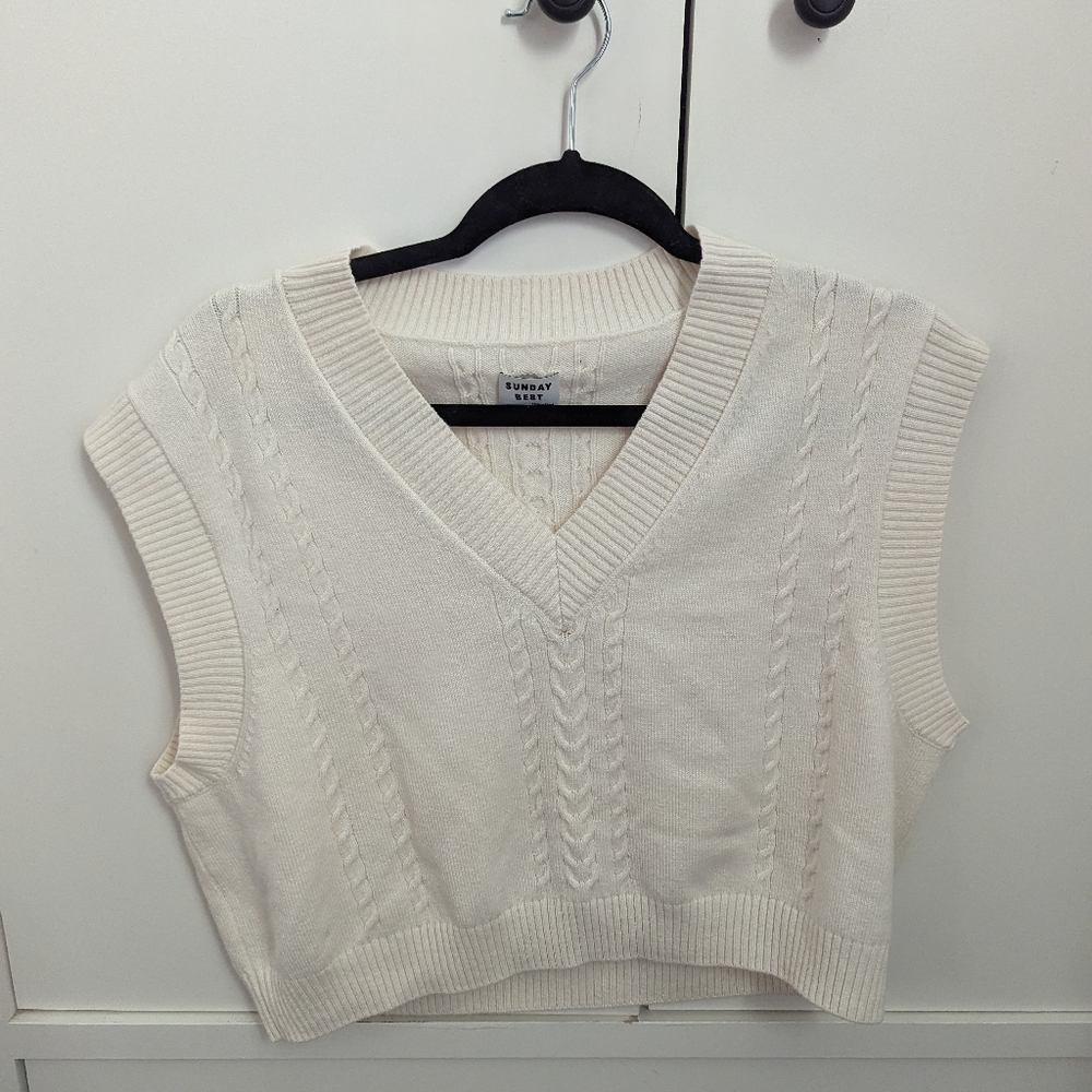 Aritzia Sunday Best Cable Knit Sweater Vest